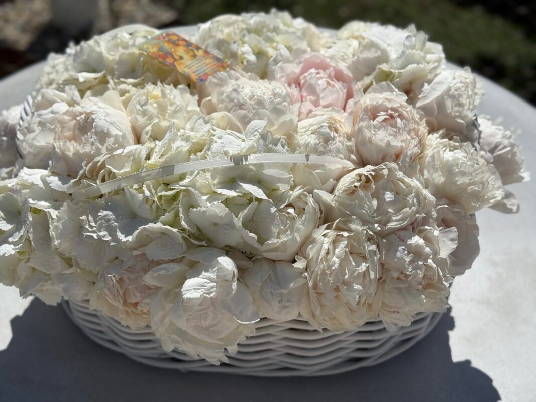 Luxury flower delivery in Monaco by St. Barbara Flowers