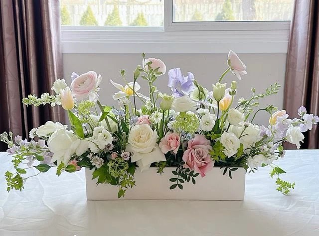 Premium white rose flower box Monaco