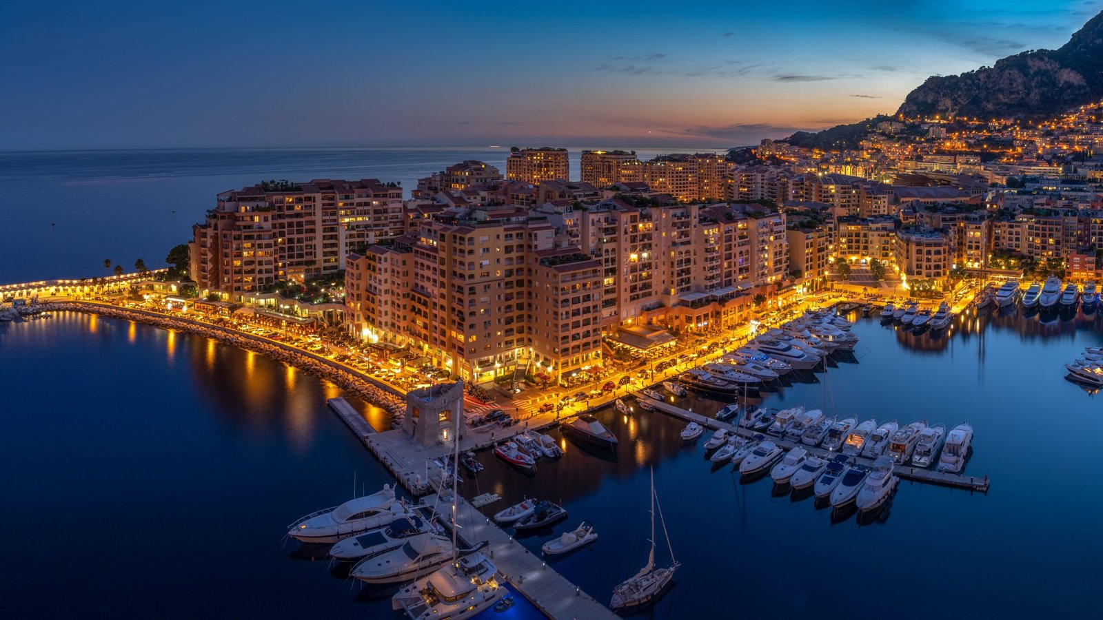 Buy flowers Monaco luxury bouquet