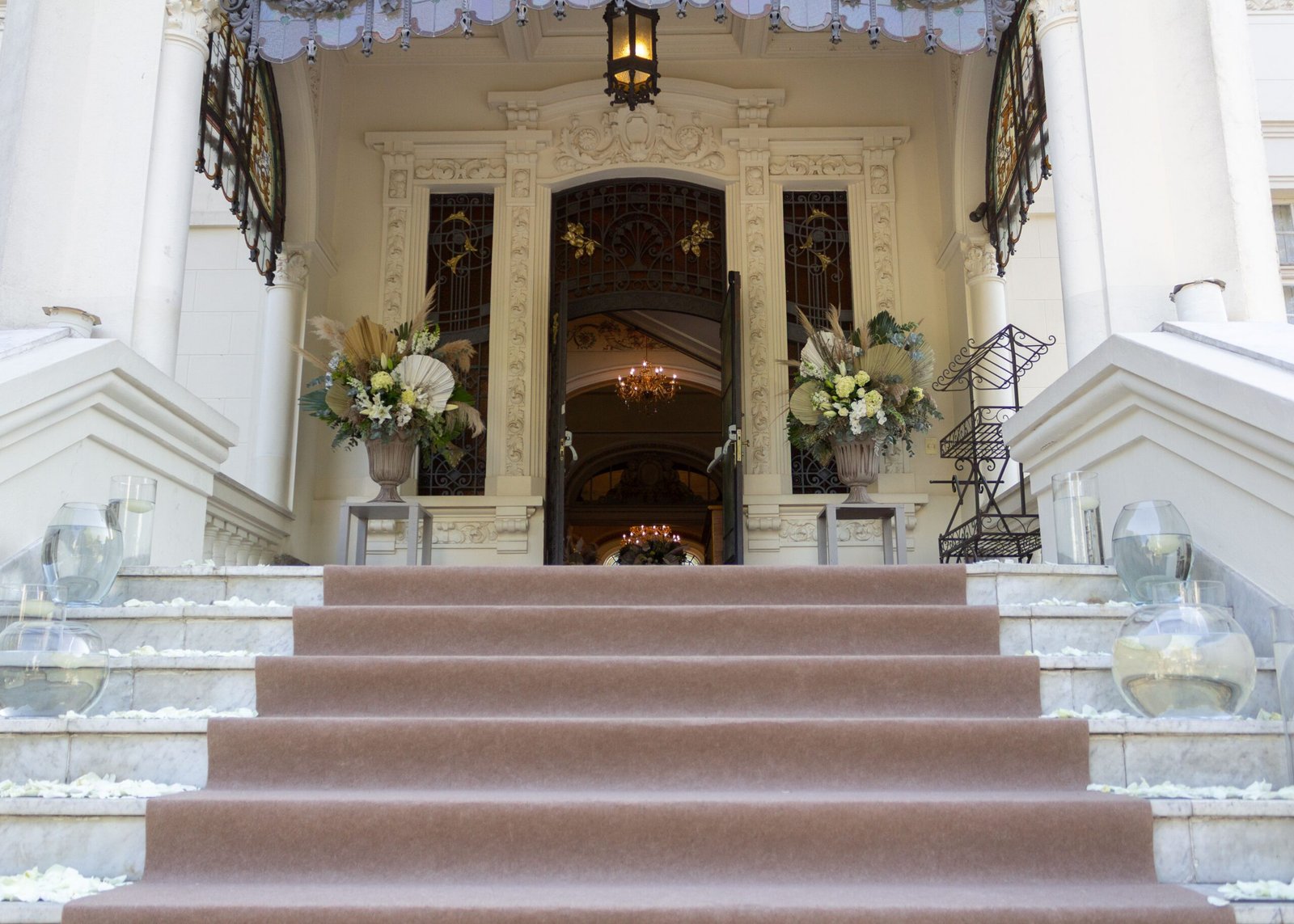 Luxury flowers Monaco luxury home