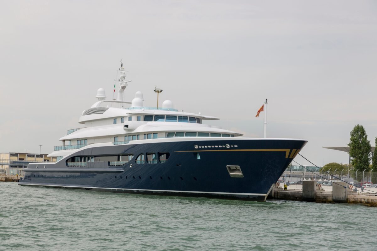 Low luxury flower arrangements styled on a Monaco yacht dining table