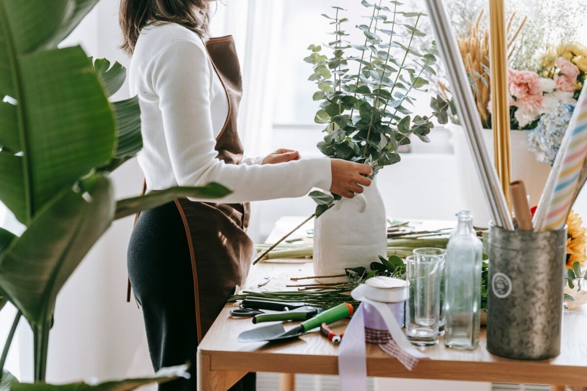 Monaco florist preparing premium roses